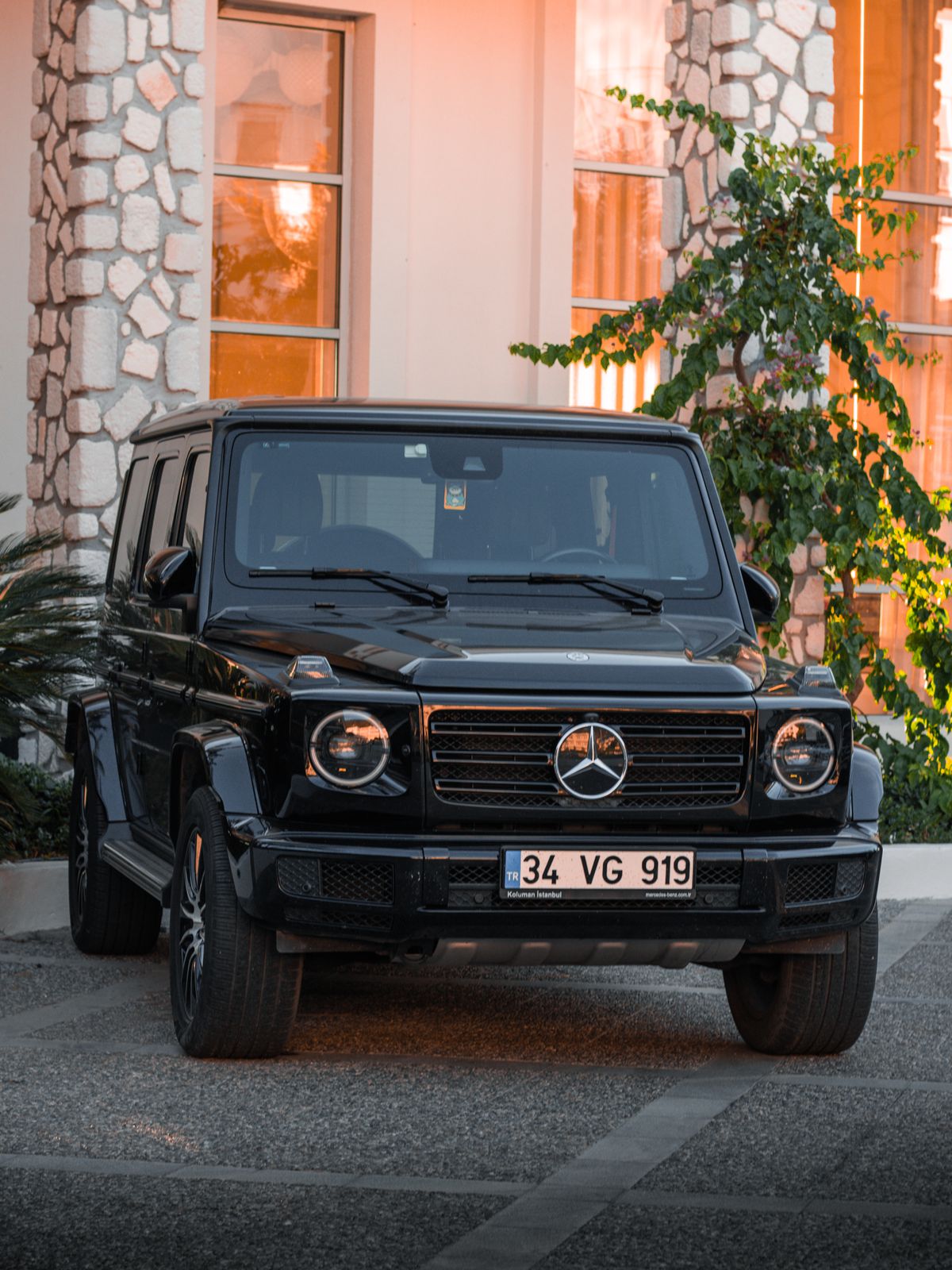 XN Standard Full — a black Mercedes-Benz G-Class with a mirror finish after a full interior and exterior detail